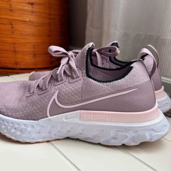 Nike Shoes - Nike Women's React Infinity Run Flyknit Shoes Size: 9
